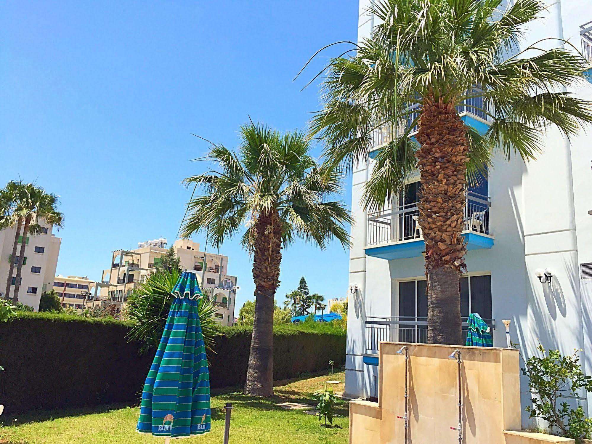 Blue Crane Hotel Apts Limassol Luaran gambar